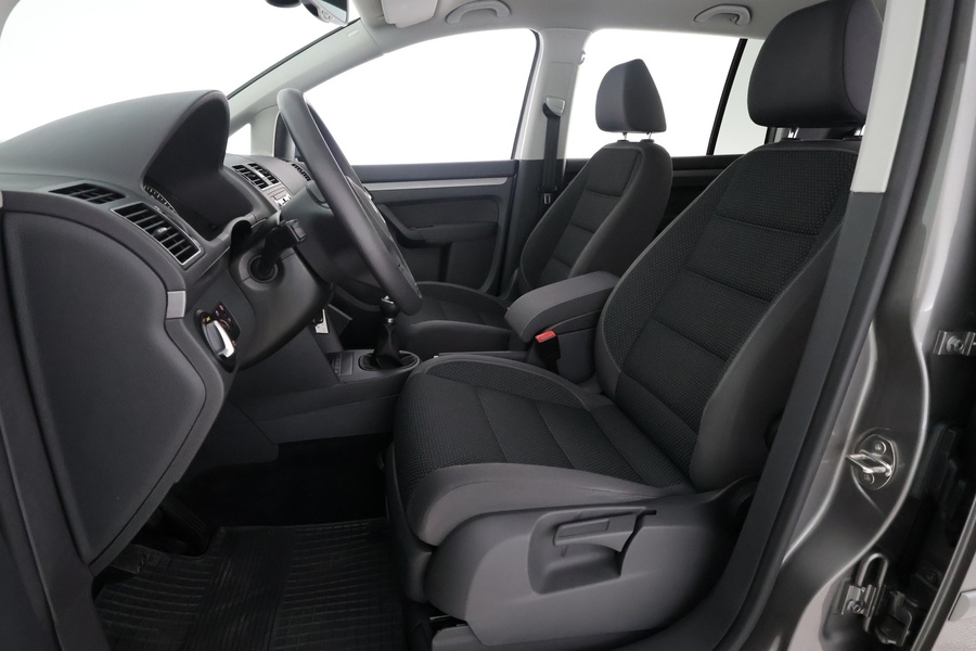 Volkswagen Touran vaihtoauto