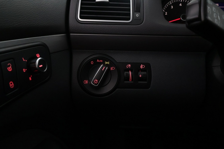 Volkswagen Touran vaihtoauto