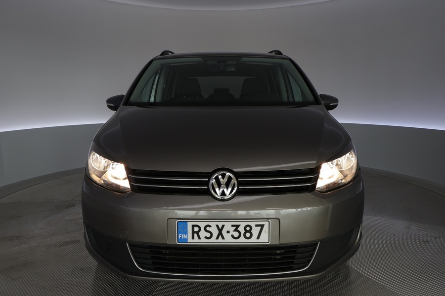 Volkswagen Touran vaihtoauto