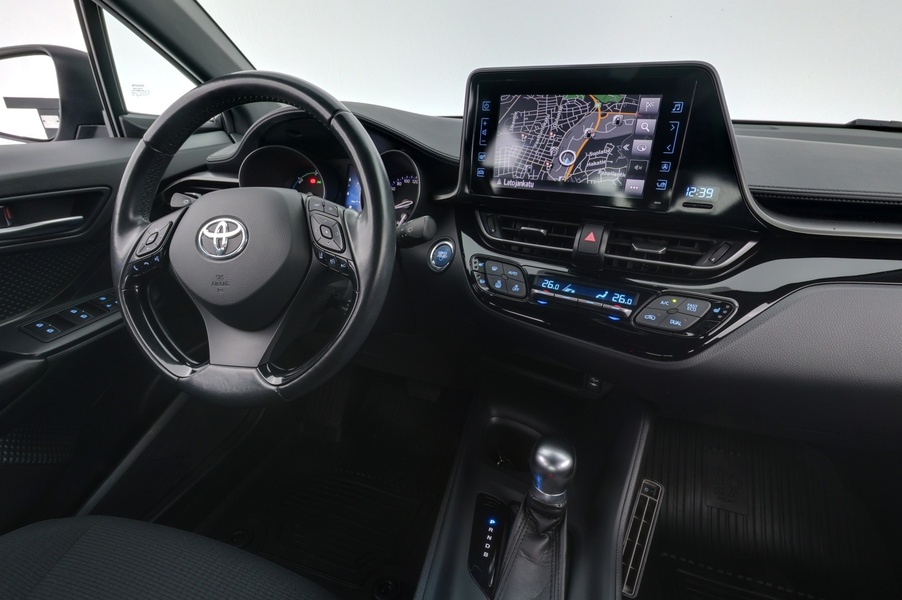 Toyota C-HR vaihtoauto