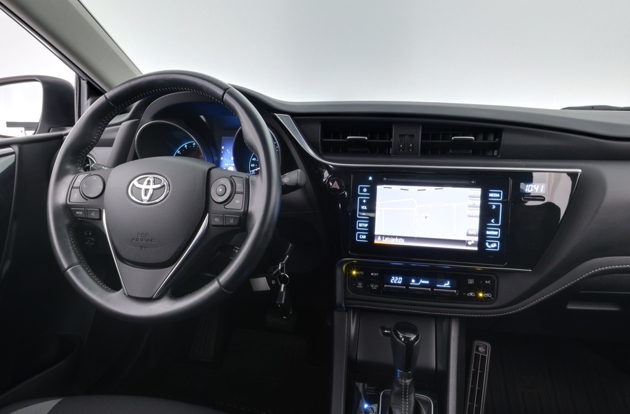 Toyota Auris vaihtoauto