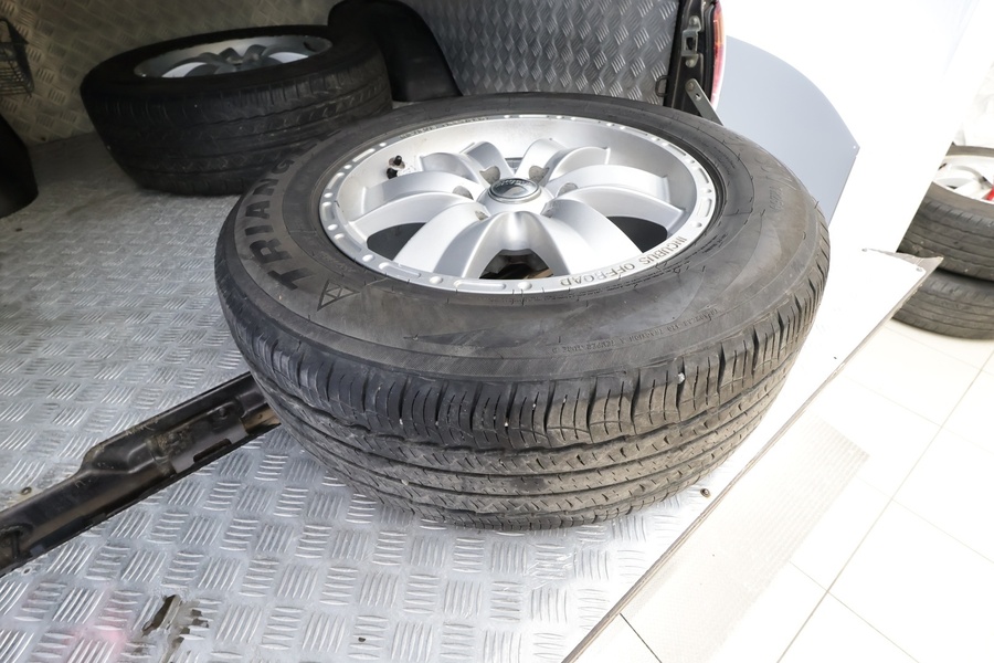 Mitsubishi L200 vaihtoauto