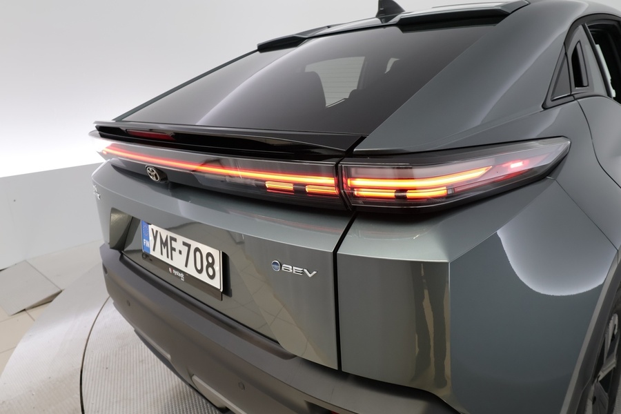 Toyota C-HR+ vaihtoauto