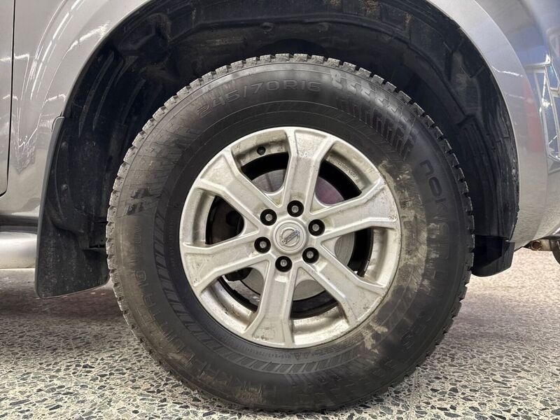 Nissan Navara vaihtoauto