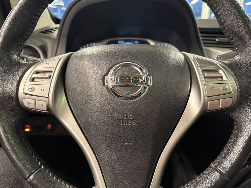 Nissan Navara vaihtoauto