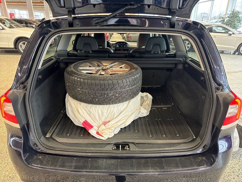 Volvo V70 vaihtoauto