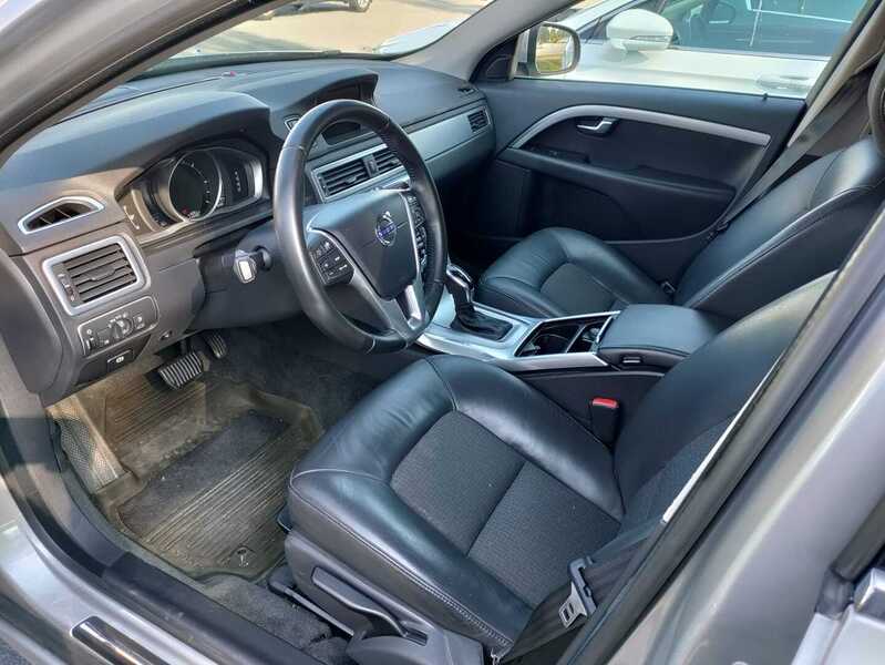 Volvo V70 vaihtoauto