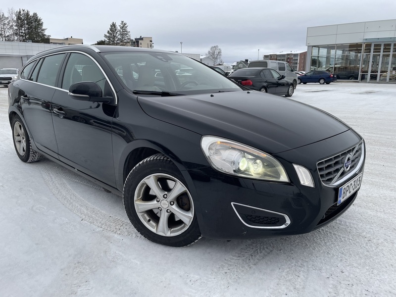 Volvo V60 vaihtoauto