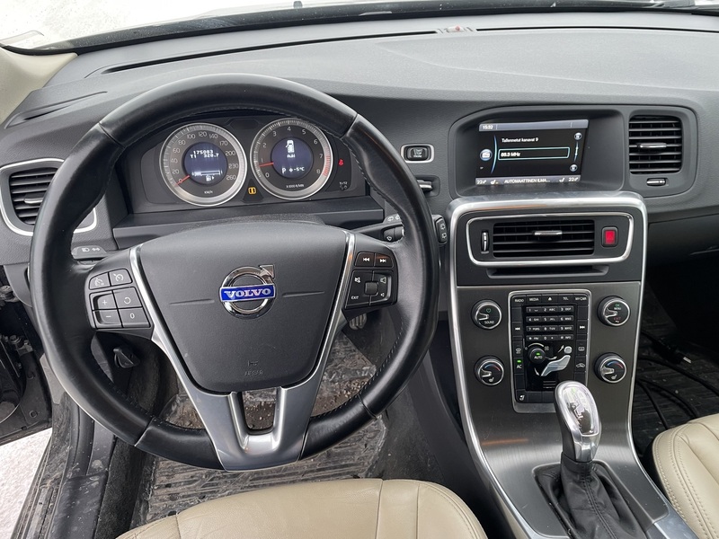 Volvo V60 vaihtoauto