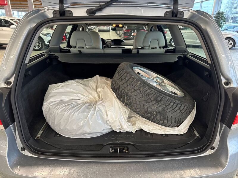 Volvo V70 vaihtoauto