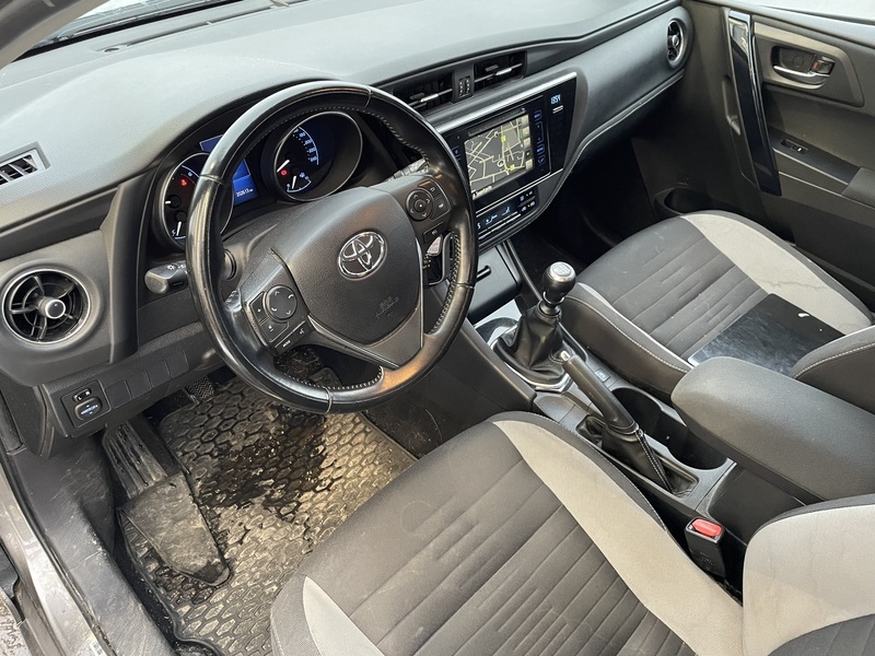 Toyota Auris vaihtoauto