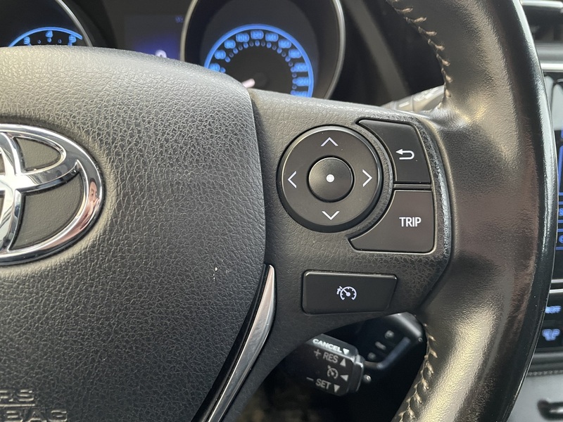 Toyota Auris vaihtoauto