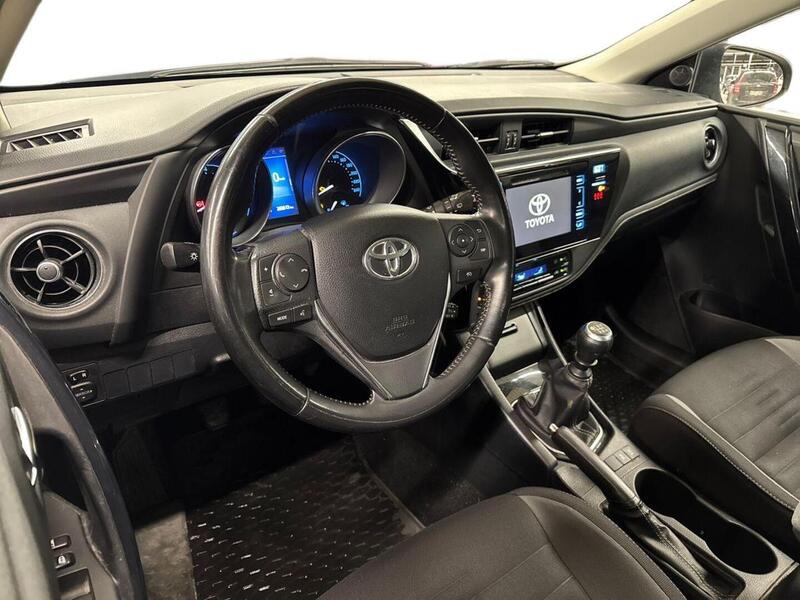 Toyota Auris vaihtoauto