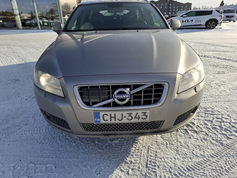 Volvo V70 vaihtoauto