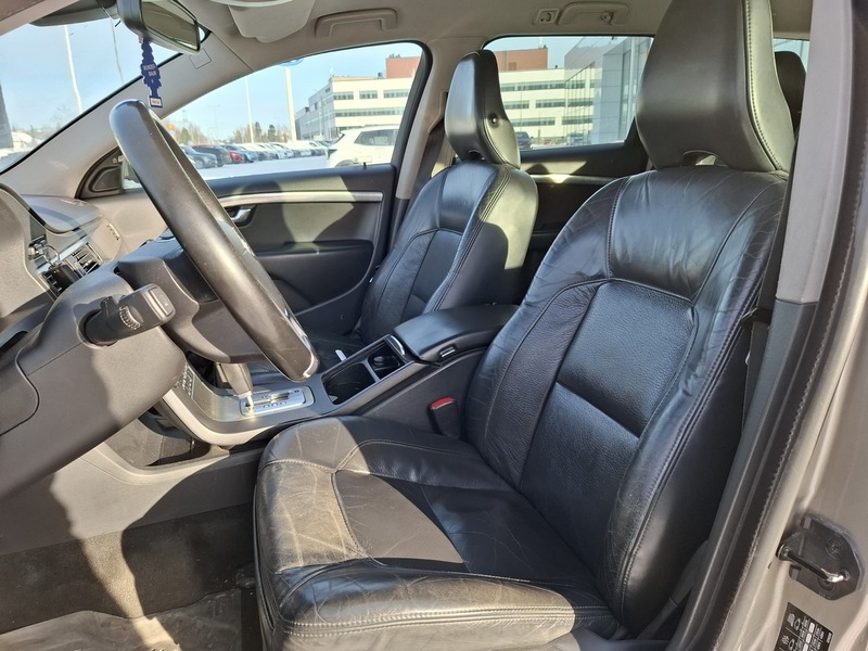 Volvo V70 vaihtoauto