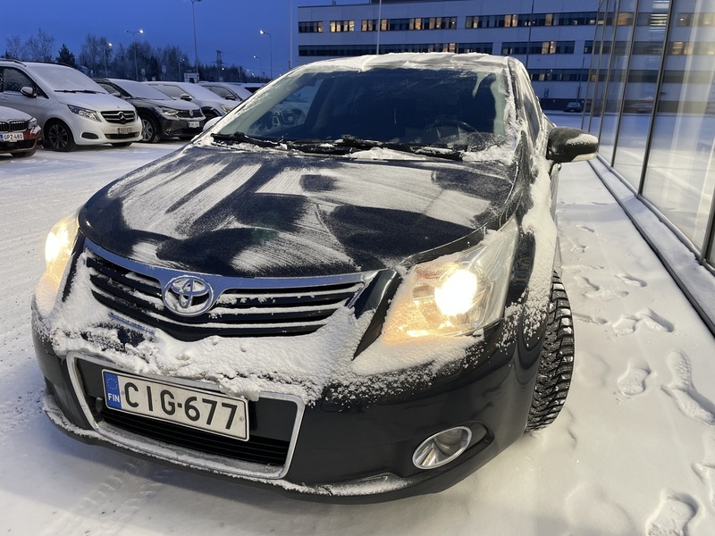 Toyota Avensis vaihtoauto