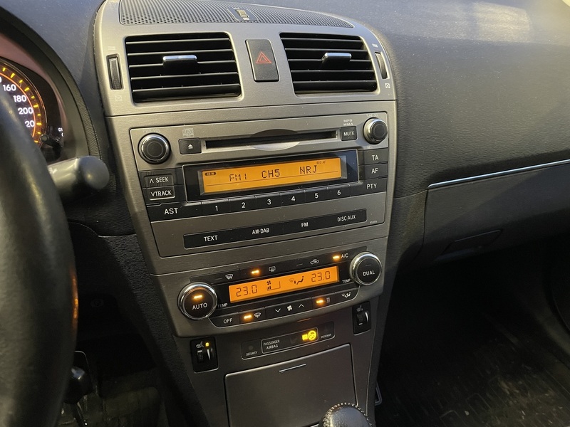 Toyota Avensis vaihtoauto