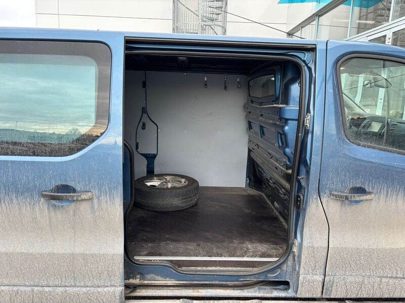 Opel Vivaro vaihtoauto