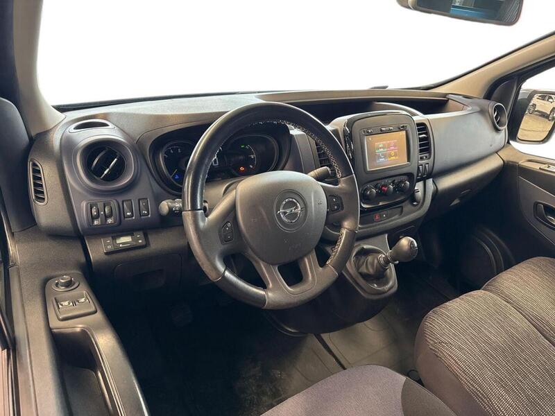 Opel Vivaro vaihtoauto