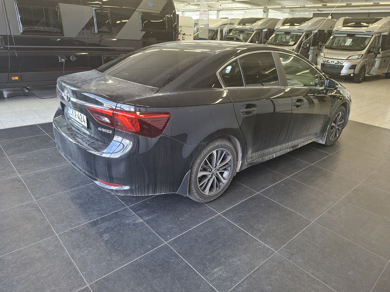 Toyota Avensis vaihtoauto