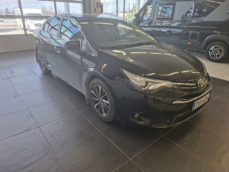 Toyota Avensis vaihtoauto