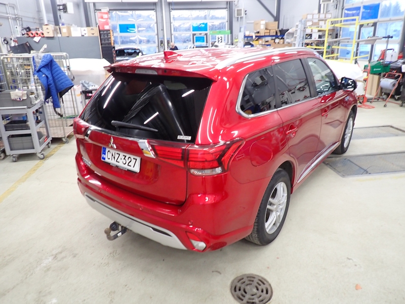 Mitsubishi Outlander PHEV vaihtoauto