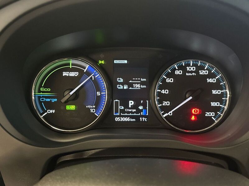 Mitsubishi Outlander PHEV vaihtoauto