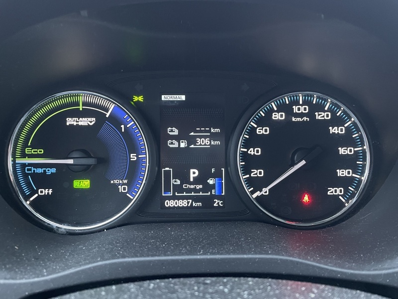 Mitsubishi Outlander PHEV vaihtoauto