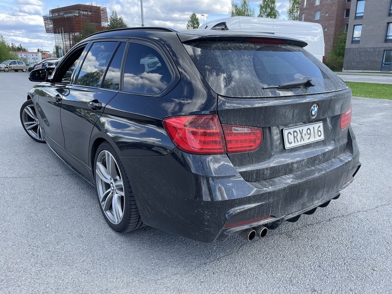 BMW 330 vaihtoauto