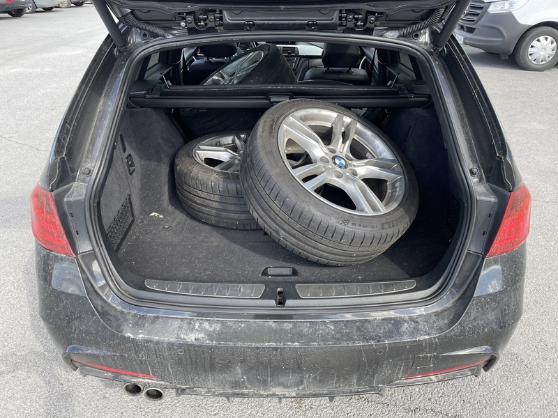 BMW 330 vaihtoauto
