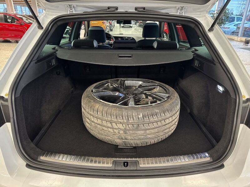 SEAT Leon ST vaihtoauto