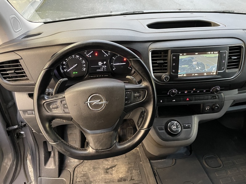 Opel Vivaro vaihtoauto