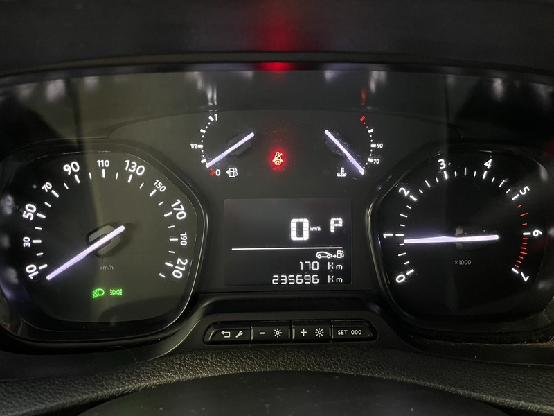 Opel Vivaro vaihtoauto