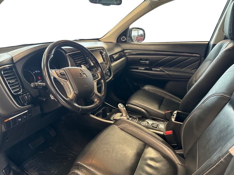 Mitsubishi Outlander PHEV vaihtoauto