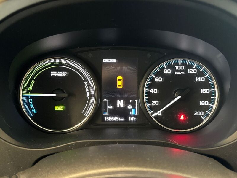 Mitsubishi Outlander PHEV vaihtoauto