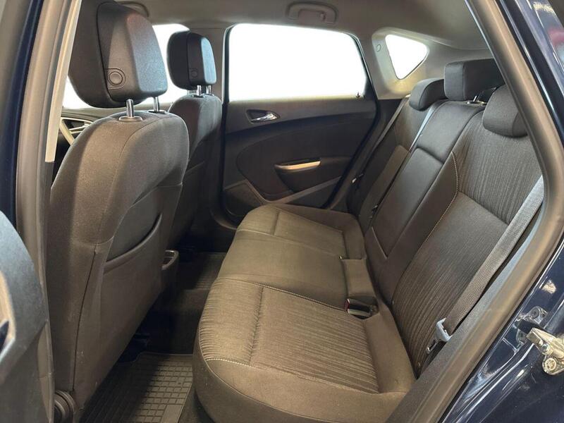 Opel Astra vaihtoauto