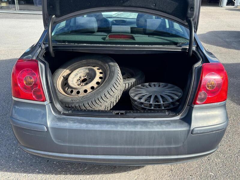 Toyota Avensis vaihtoauto