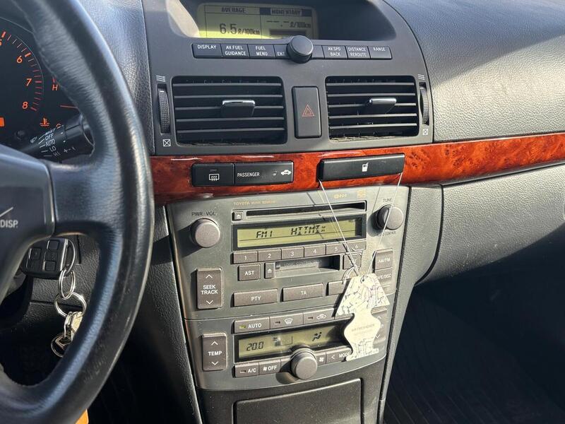 Toyota Avensis vaihtoauto