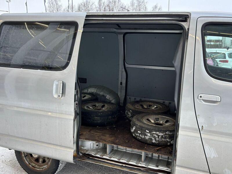 Toyota Hiace vaihtoauto