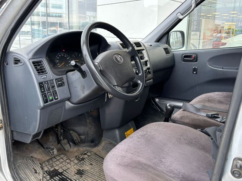 Toyota Hiace vaihtoauto