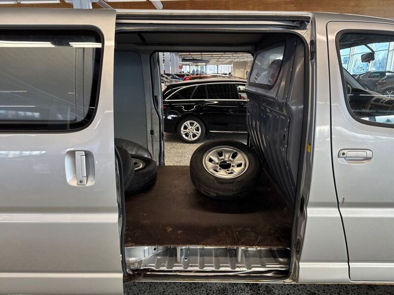 Toyota Hiace vaihtoauto