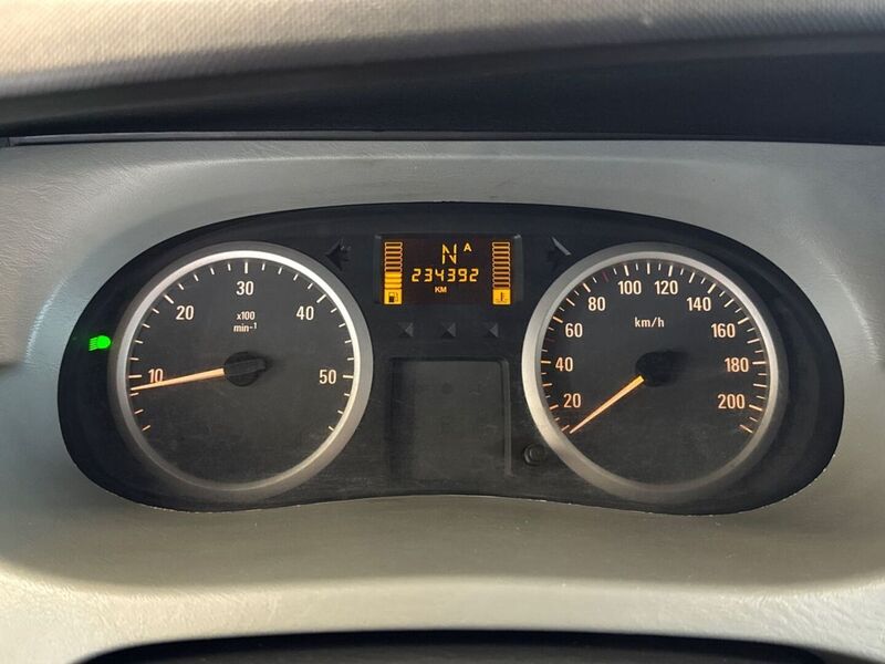 Opel Vivaro vaihtoauto