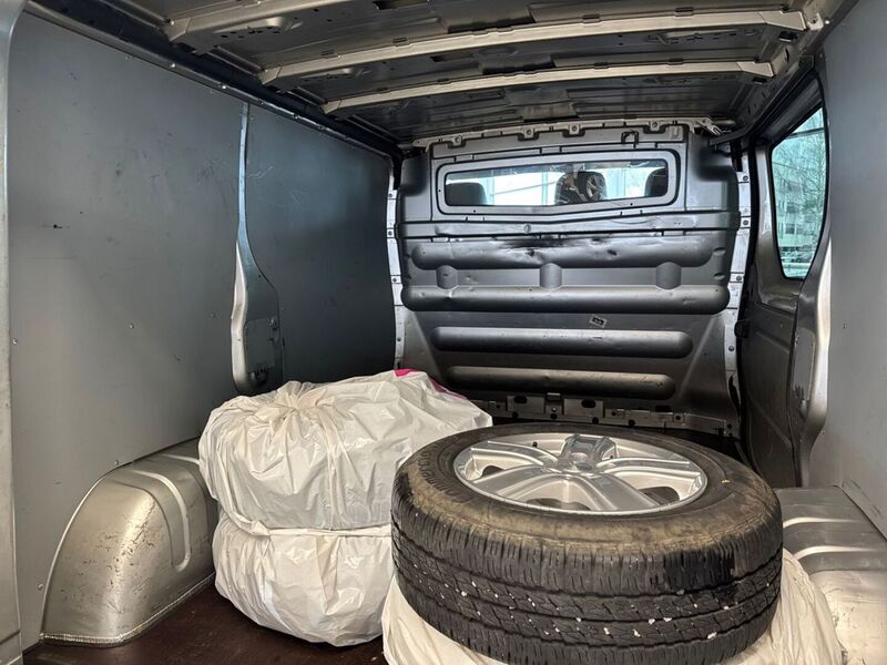 Opel Vivaro vaihtoauto