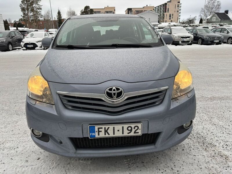 Toyota Verso vaihtoauto