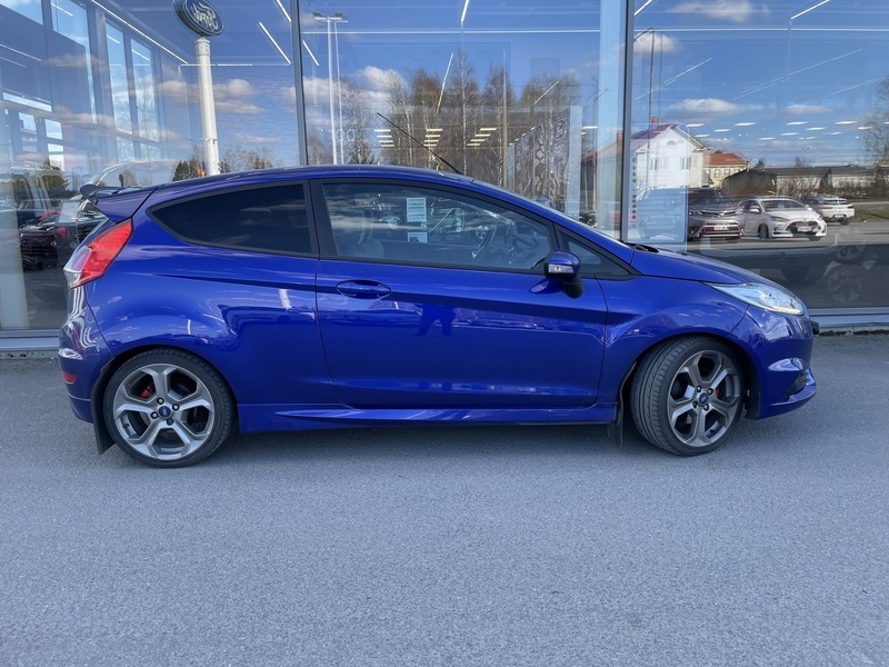 Ford Fiesta vaihtoauto
