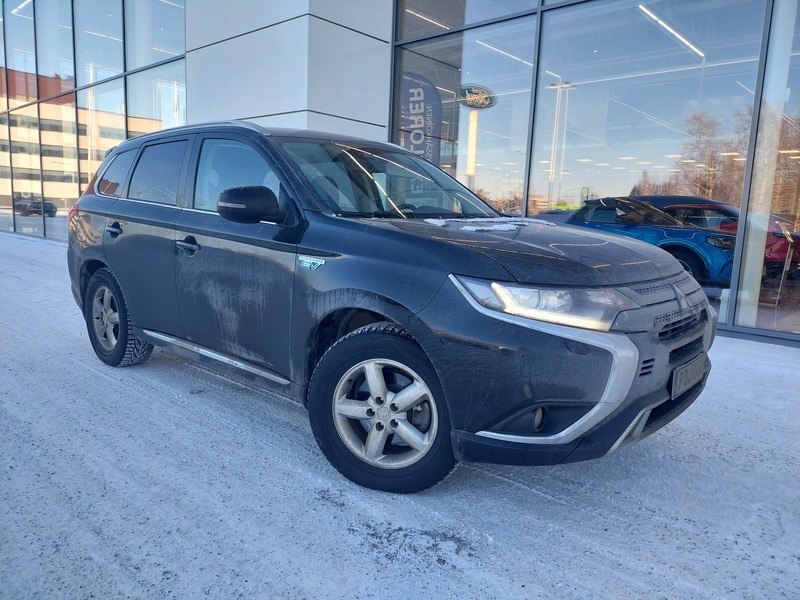 Mitsubishi Outlander PHEV vaihtoauto