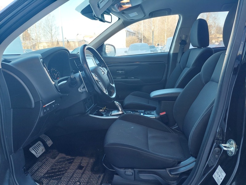 Mitsubishi Outlander PHEV vaihtoauto