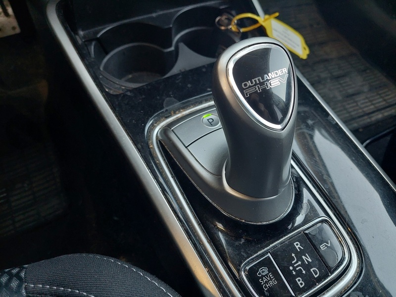 Mitsubishi Outlander PHEV vaihtoauto