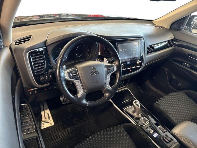 Mitsubishi Outlander PHEV vaihtoauto