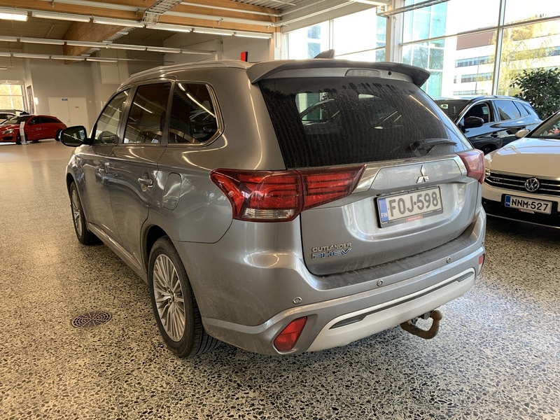 Mitsubishi Outlander PHEV vaihtoauto